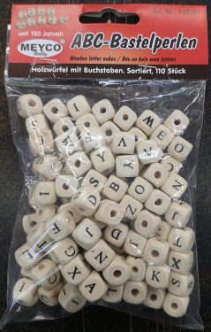 Fa betűgyöngy Natúr kocka 10 mm (Meyco 132-90)